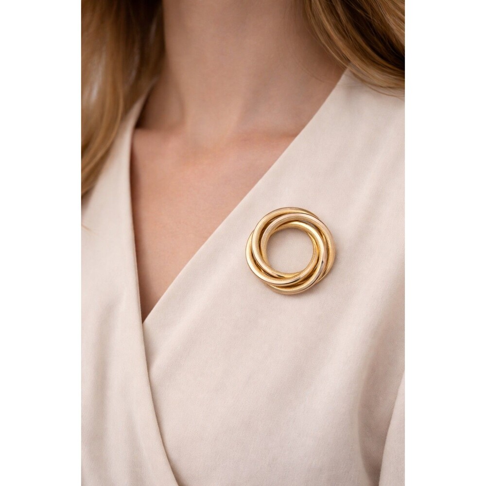 Gold Tone Interlocking Circle Brooch Vintage Style Knot Pin Elegant Statement